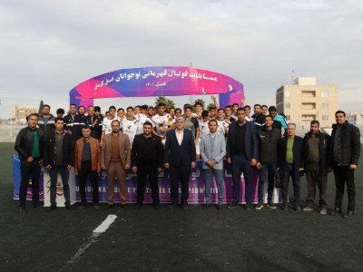 جام قهرمانی بالای دستان نوجوانان مس رفسنجان