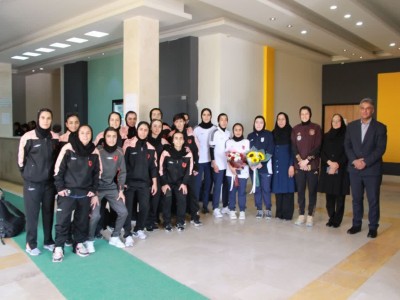 حضور مدیر عامل باشگاه در سالن خجسته پس از پیروزی تیم فوتسال بانوان مس رفسنجان